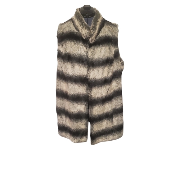 Rachel Zoe Women’s Plus Size 1X Faux Fur Vest Pockets Gray Stripe - Picture 1 of 6
